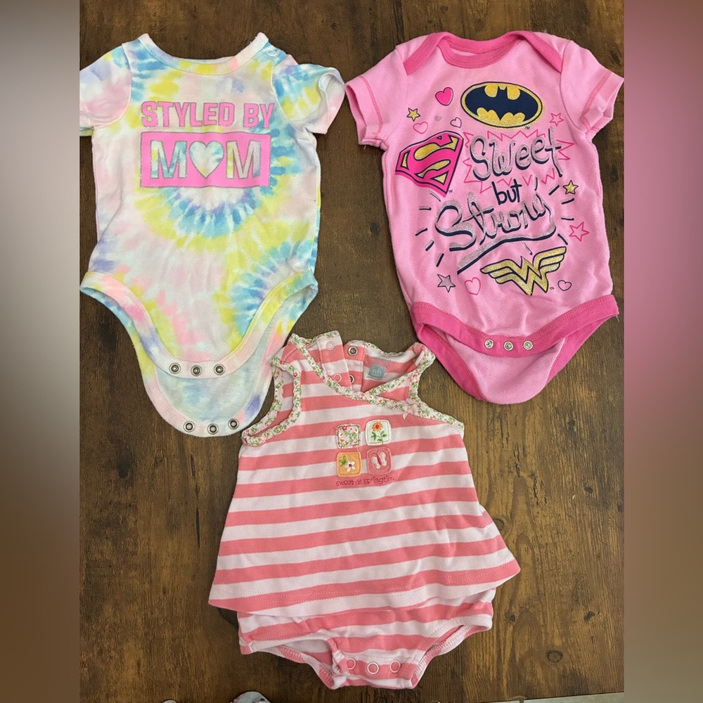 Girl’s Newborn-3M Outfits